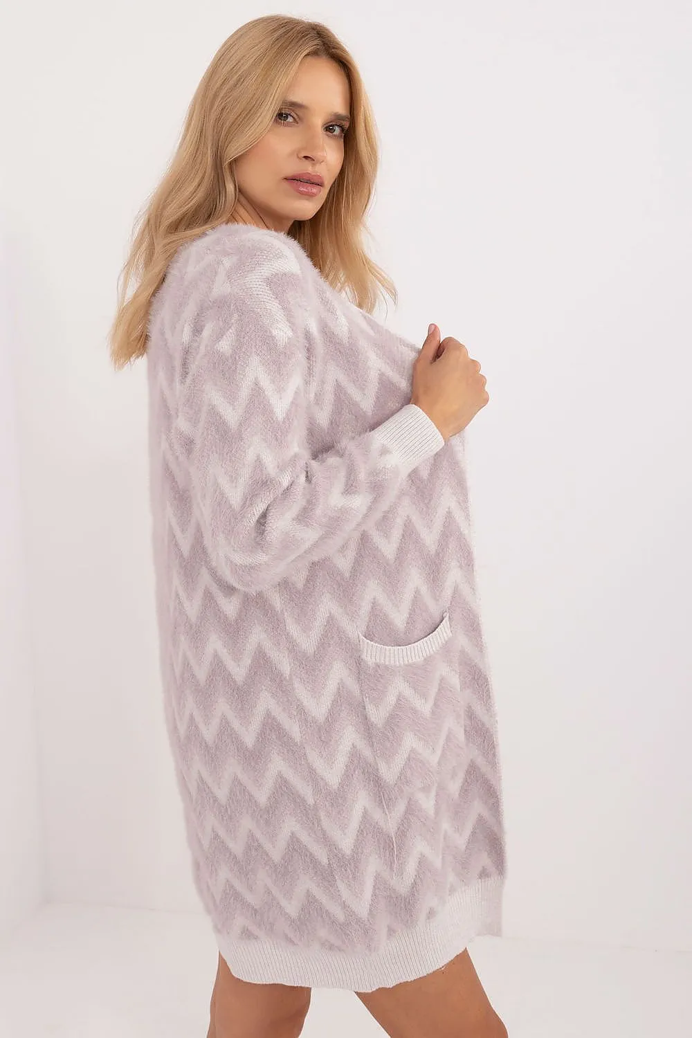 Cardigan model 199545 AT